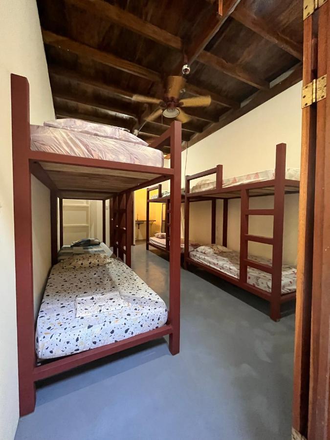 Hostel Tuanis Surf Camp Playa Santa Teresa  Bagian luar foto