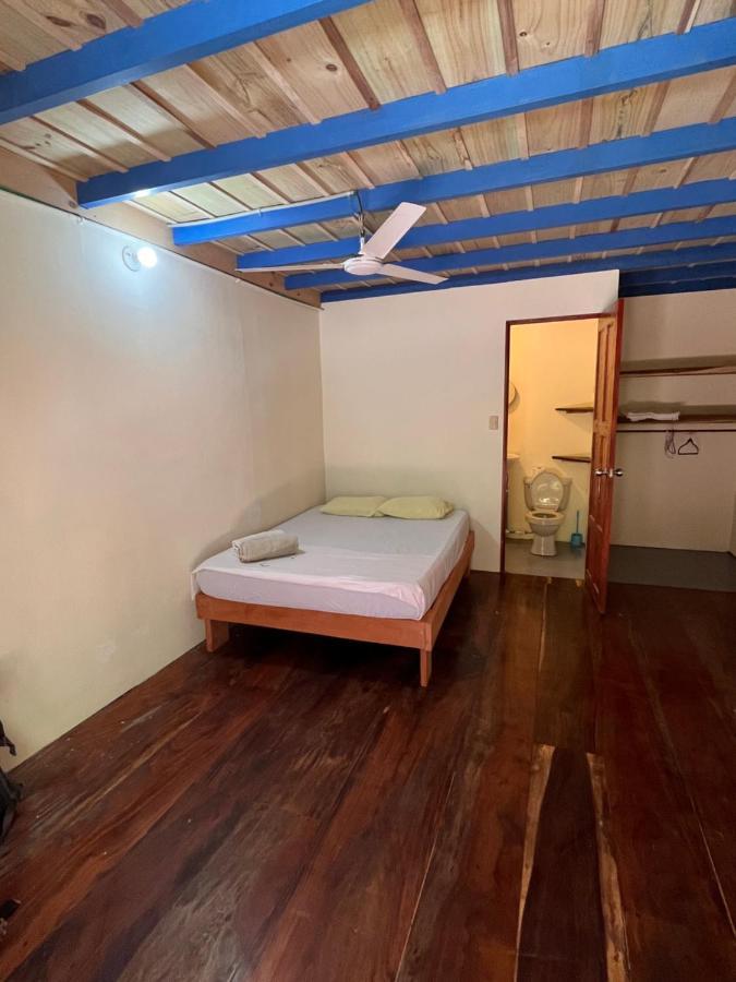 Hostel Tuanis Surf Camp Playa Santa Teresa  Bagian luar foto
