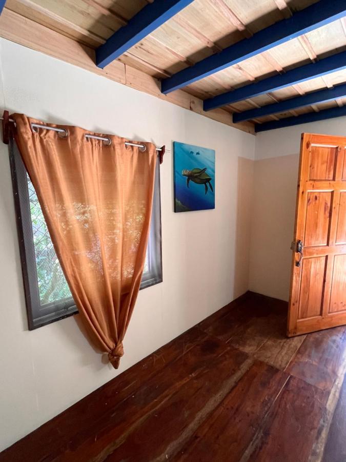 Hostel Tuanis Surf Camp Playa Santa Teresa  Bagian luar foto